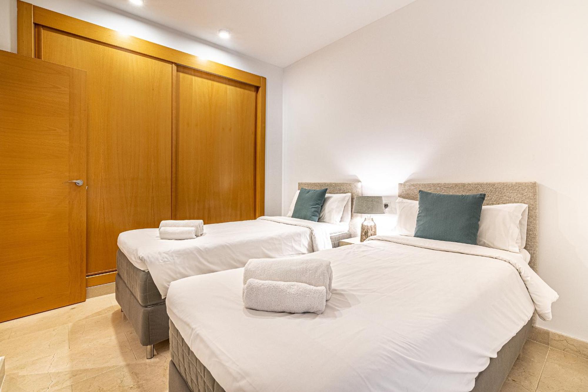 Large 3-Bedroom Nestled In Golf Paradise Estepona Exterior foto