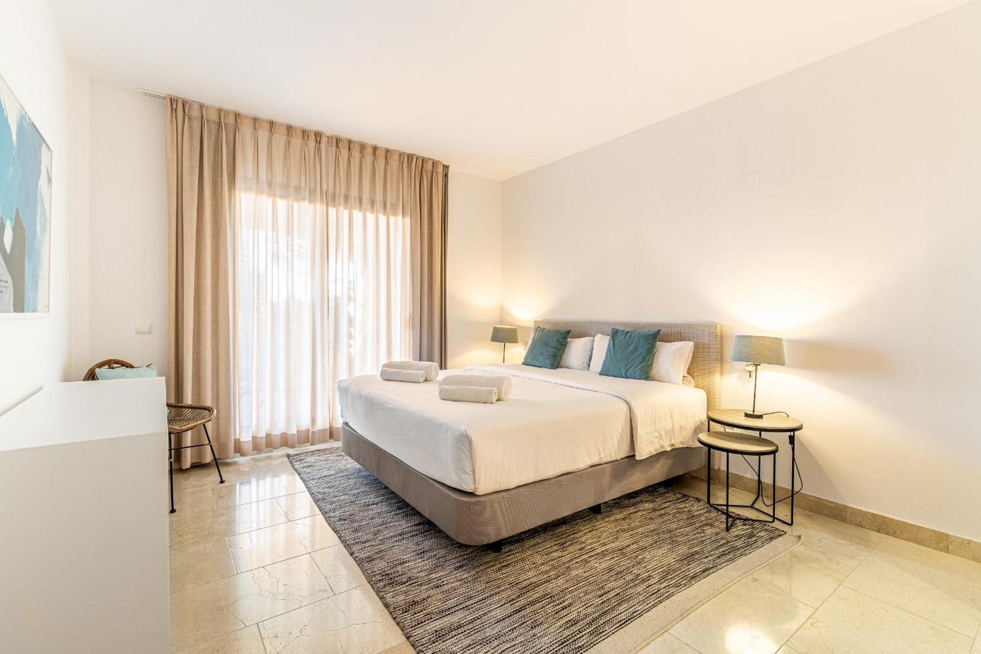 Large 3-Bedroom Nestled In Golf Paradise Estepona Exterior foto