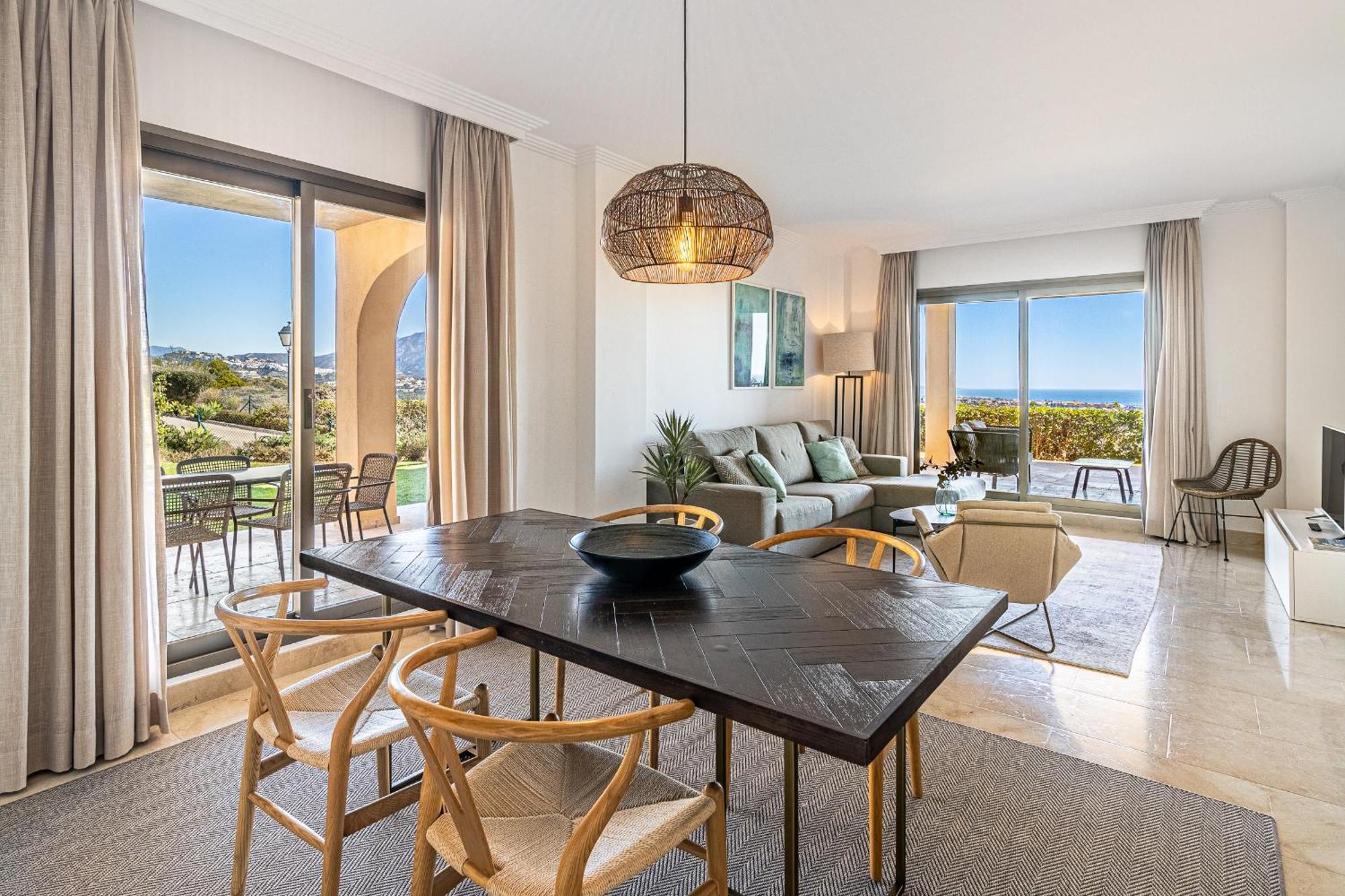 Large 3-Bedroom Nestled In Golf Paradise Estepona Exterior foto